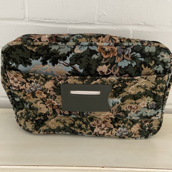 Classic Vintage Gloria Vanderbilt Tapestry Classic Old-Style Travel Shoulder Bag - Picture 2 of 13